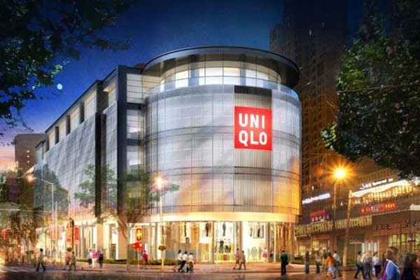 优衣库休闲装店铺展示