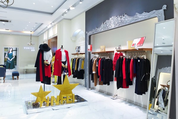 音非女装店铺形象