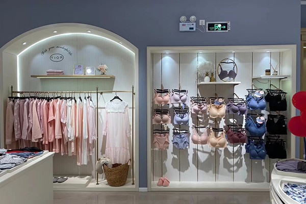 三番田内衣店铺展示