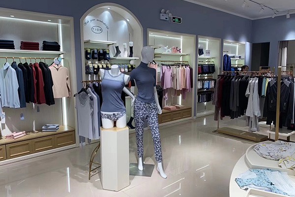 三番田内衣店铺展示