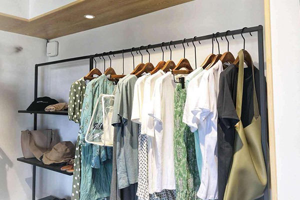 我形我塑女装店铺展示