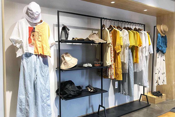 我形我塑女装店铺展示