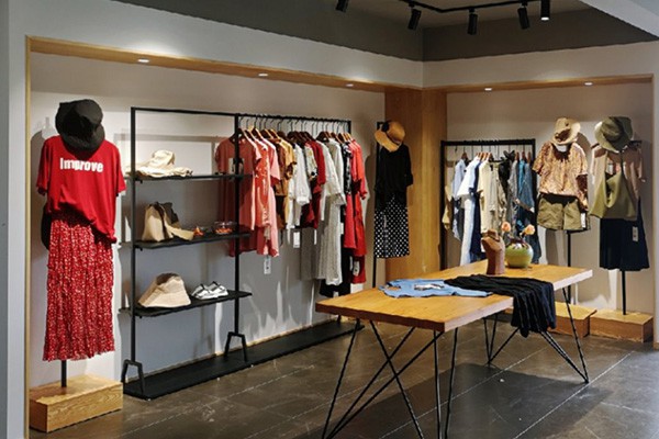 我形我塑女装店铺展示