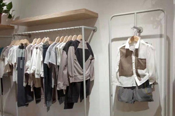 籽芽之家童装店铺形象