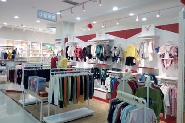 小鲨诺拉童装店铺展示