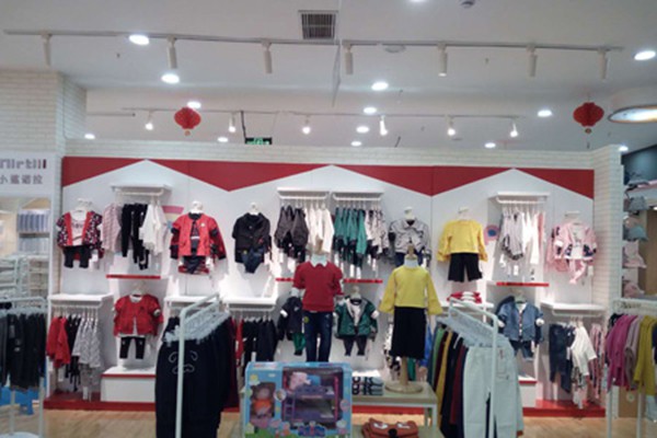小鲨诺拉童装店铺展示