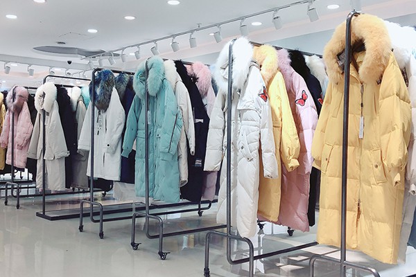 娇居阁女装店铺展示