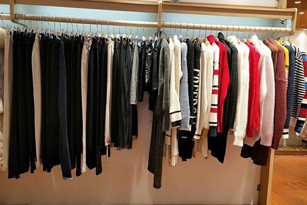 美丽联盟女装店铺展示