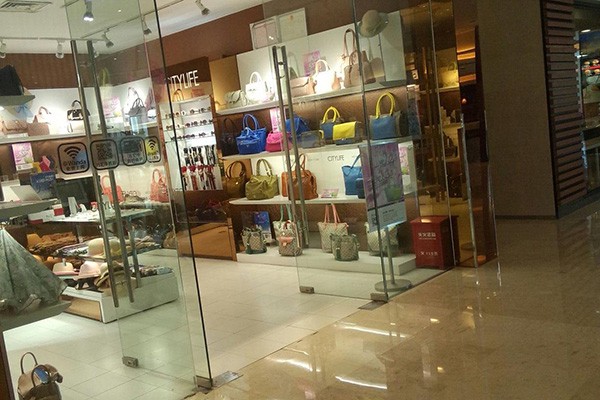 城市生活女装店铺展示