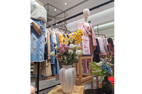 百图女装店铺形象