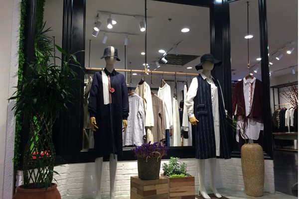 子容女装店铺形象