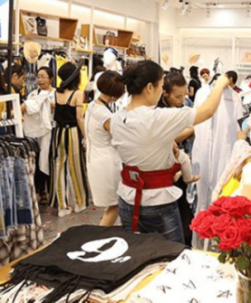 DM快时尚女装店铺形象