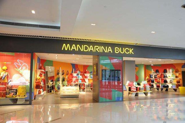 SPAO休闲装店铺展示