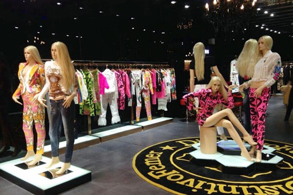 蒂斯弗女装店铺形象