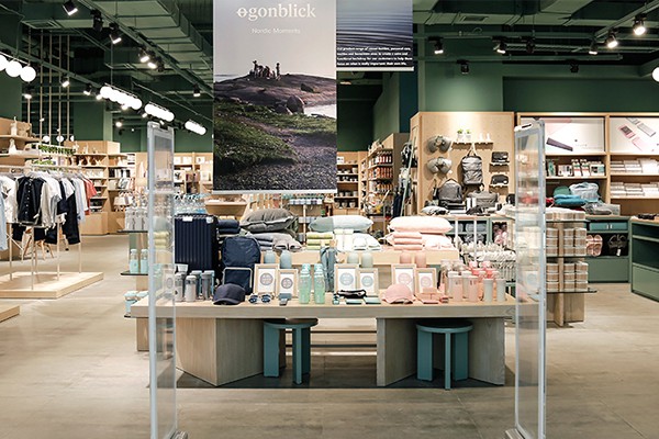 北欧时刻女装店铺形象