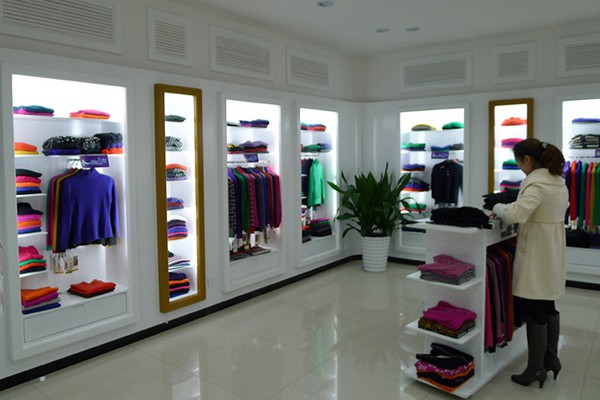 雅意娜菲女装店铺展示