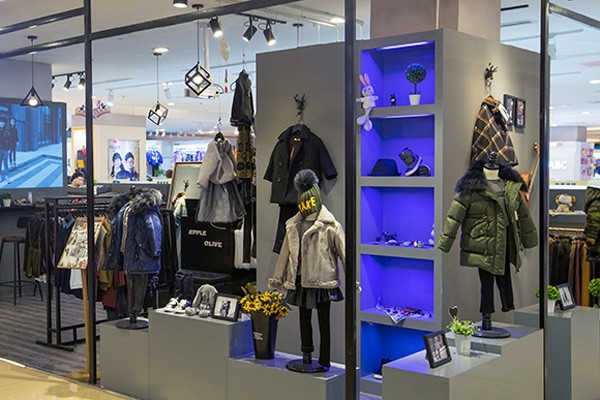 苹果橙童装店铺展示