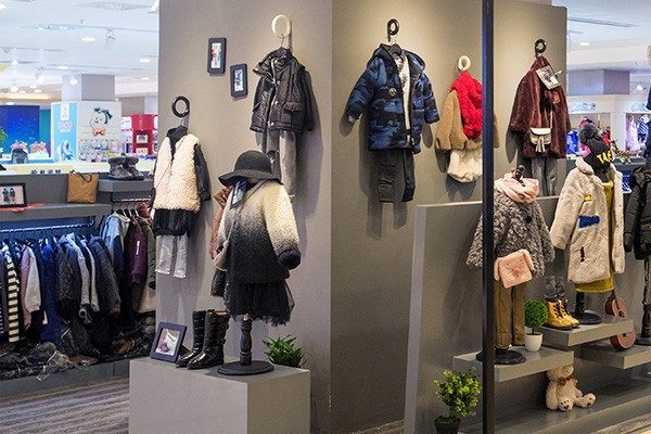 苹果橙童装店铺展示