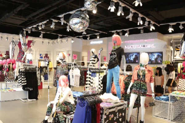MaterialGirl女装店铺展示