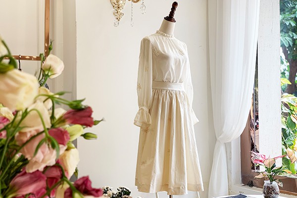 1/800女装店铺形象