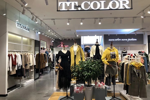 蒂蒂卡娜女装店铺展示