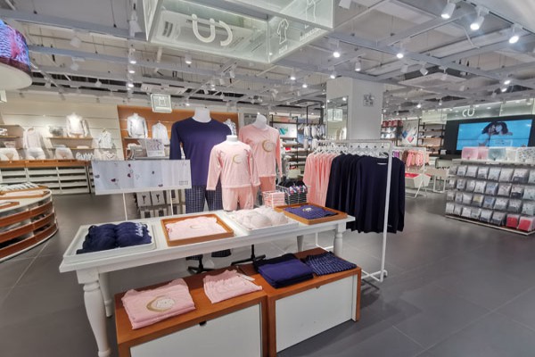 CU内衣店铺展示