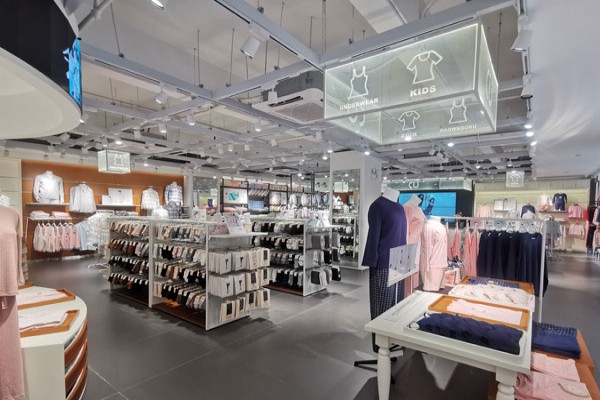 CU内衣店铺展示