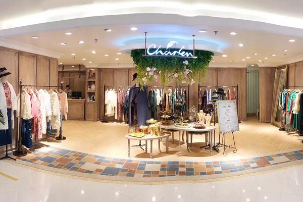 朝峰女装店铺形象