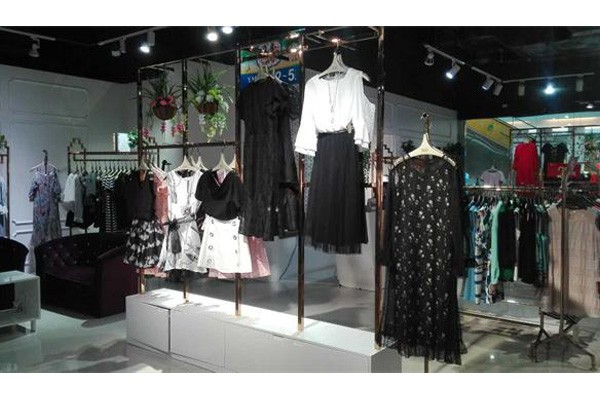 娅美悉女装店铺展示