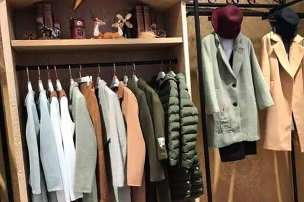 娅美悉女装店铺展示