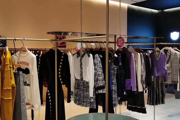 1wor女装店铺形象