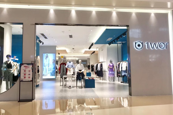 1wor女装店铺展示