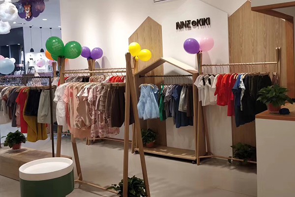 尼可童装店铺展示