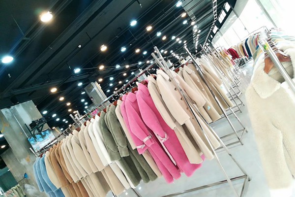 淘衣岛女装店铺展示