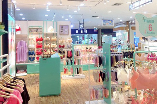 丽诗黛尔内衣店铺展示