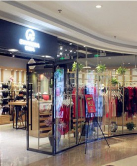 依薇人内衣店铺展示