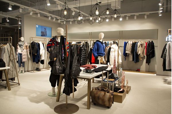 NIIJII女装店铺展示