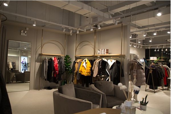 NIIJII女装店铺展示