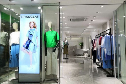 尚来女装店铺展示