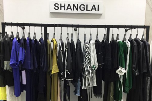 尚来女装店铺展示