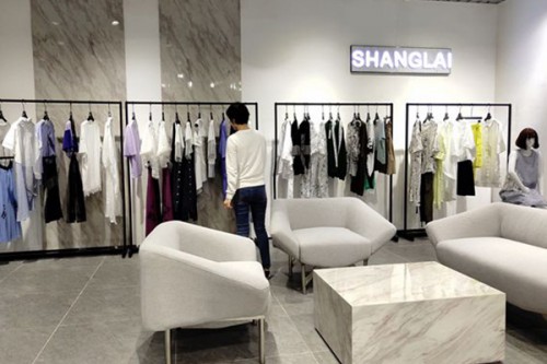 尚来女装店铺展示