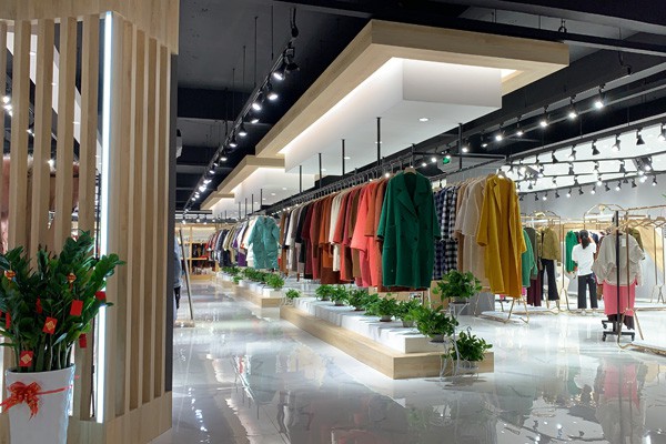 卓越女装店铺展示