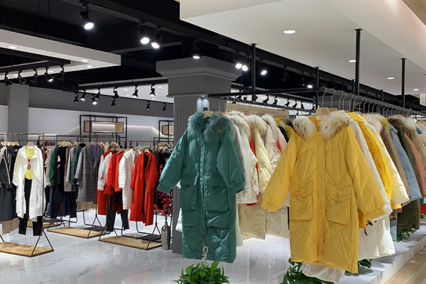 卓越女装店铺展示