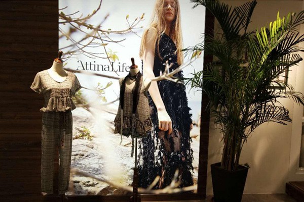 阿缇娜女装店铺展示