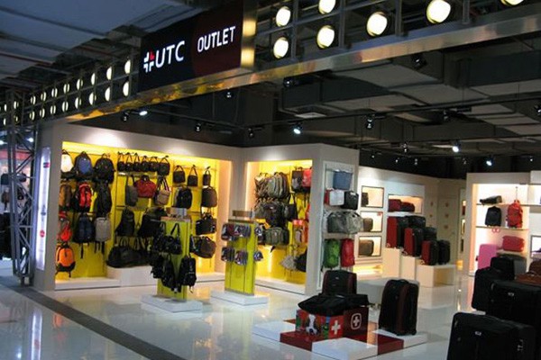 utc行家女装店铺形象