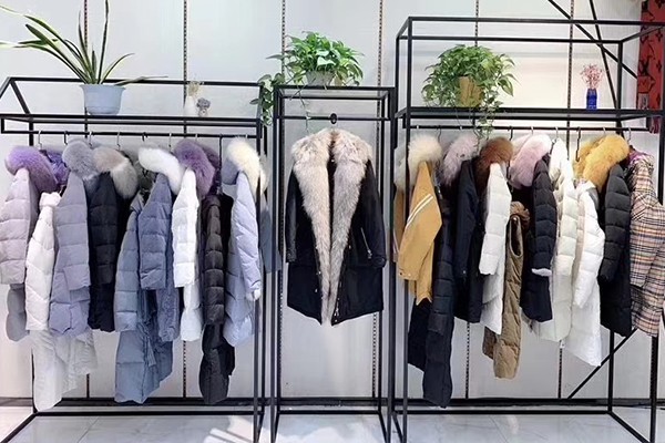 卡丽娅女装店铺展示