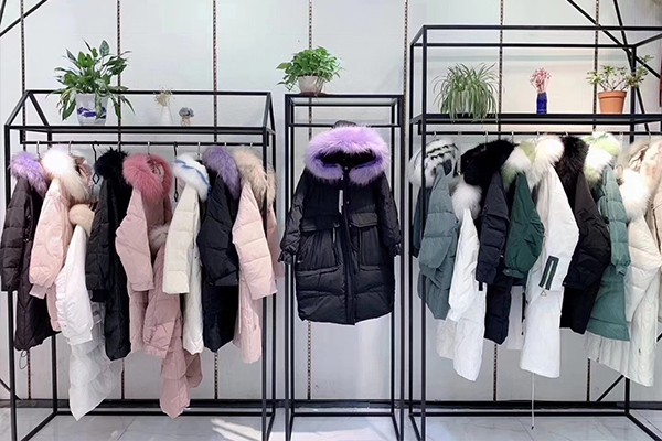 卡丽娅女装店铺展示