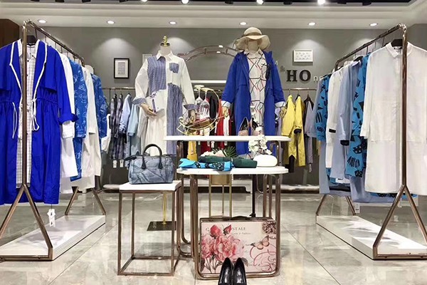 卡丽娅女装店铺展示