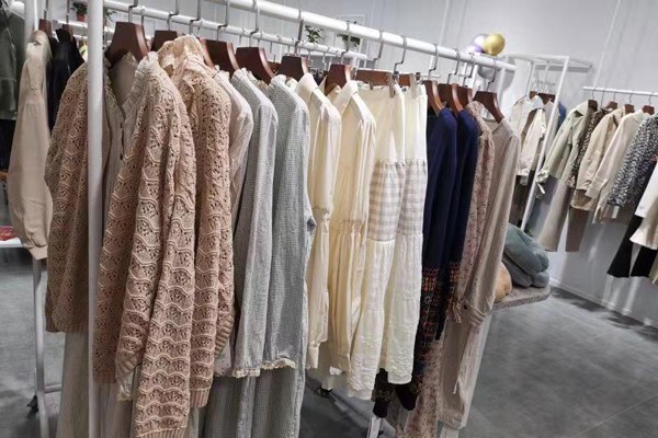 之写女装店铺形象