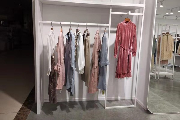 之写女装店铺形象